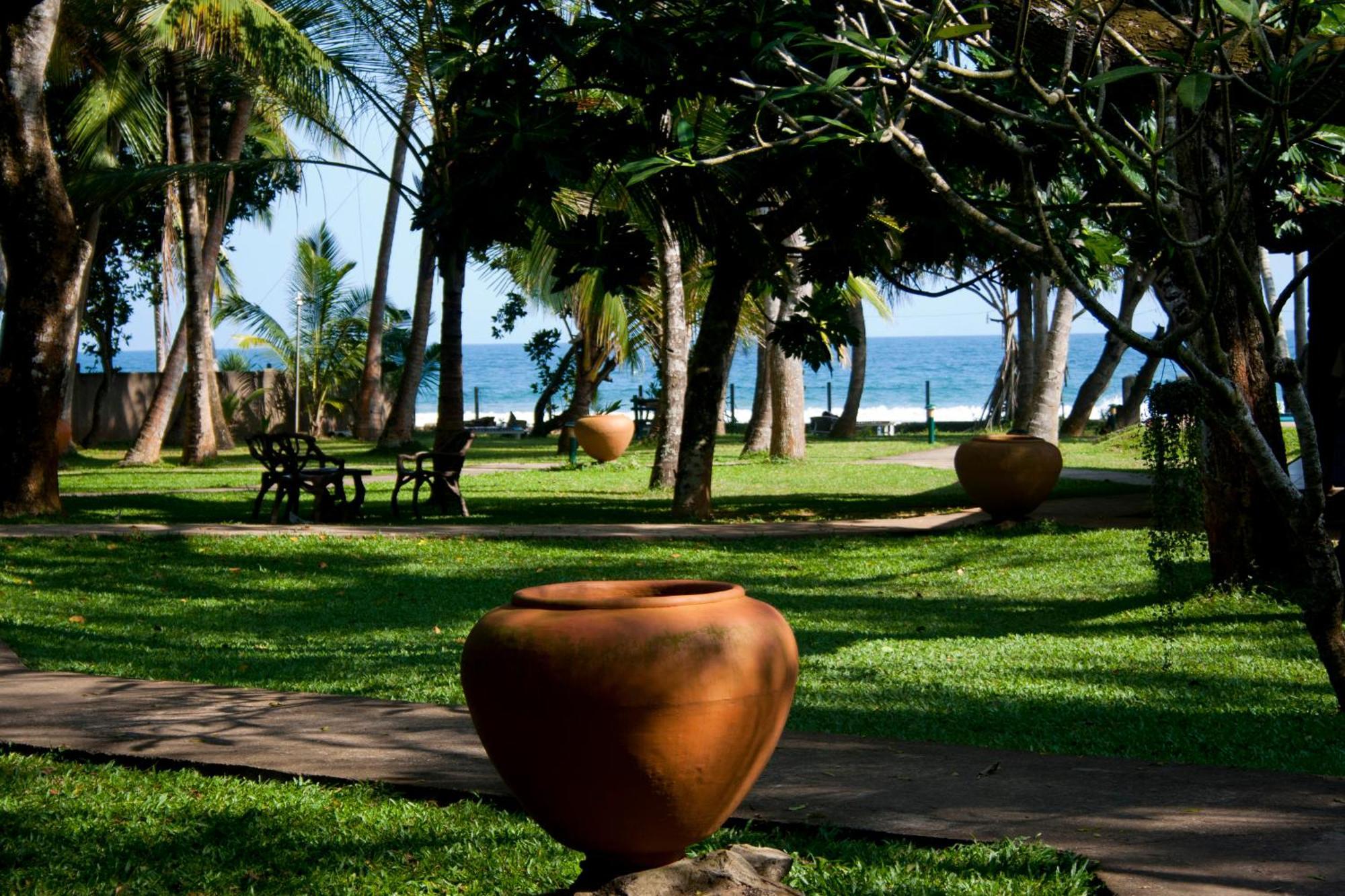 Mawella Beach Resort Tangalle Eksteriør bilde